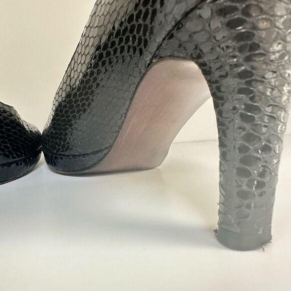 Stuart Weitzman Black Snakeskin Pumps, 7.5 - Picture 7 of 11